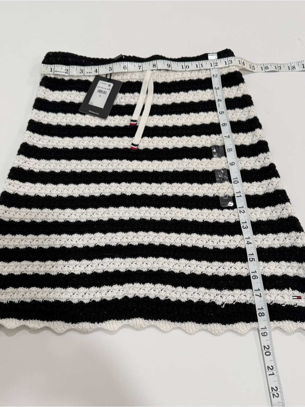 Tommy Hilfiger Black & White Crochet Striped Skirt Size Medium Preppy Coastal - Picture 5 of 6